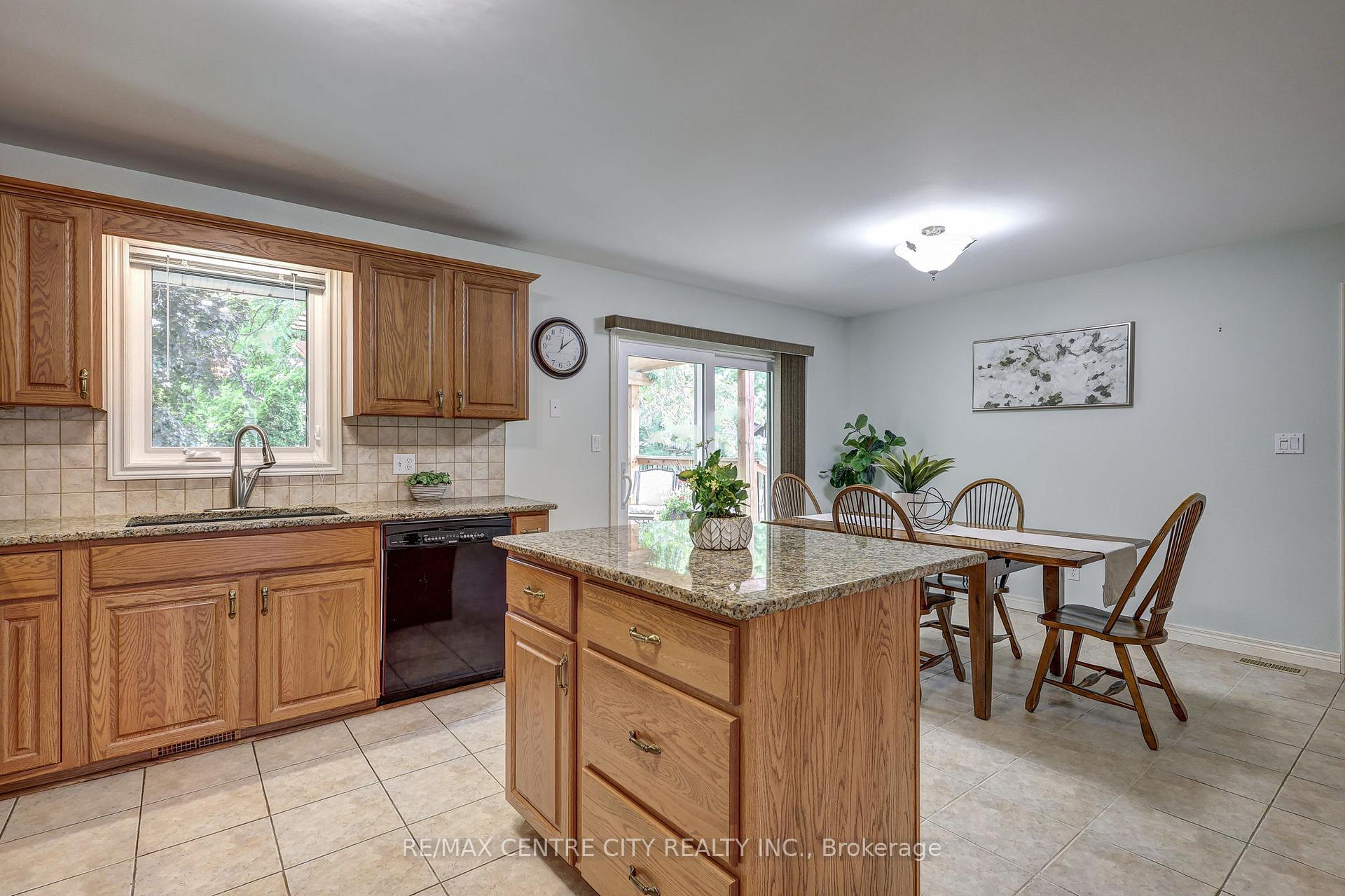 Photo 7 of 92 Glendale Drive, Tillsonburg — HOMEH