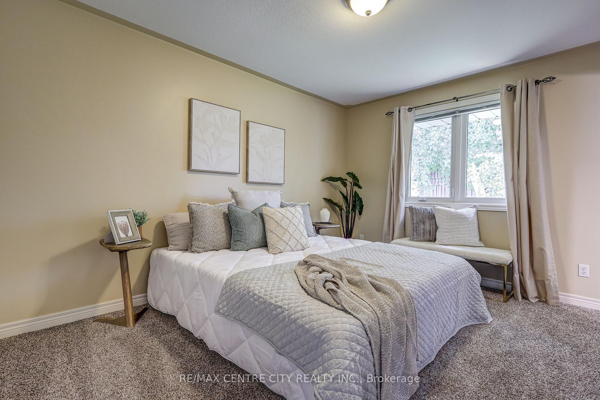 Photo 8 of 92 Glendale Drive, Tillsonburg — HOMEH