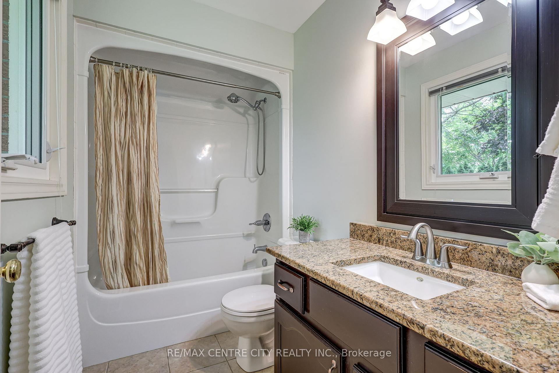 Photo 10 of 92 Glendale Drive, Tillsonburg — HOMEH