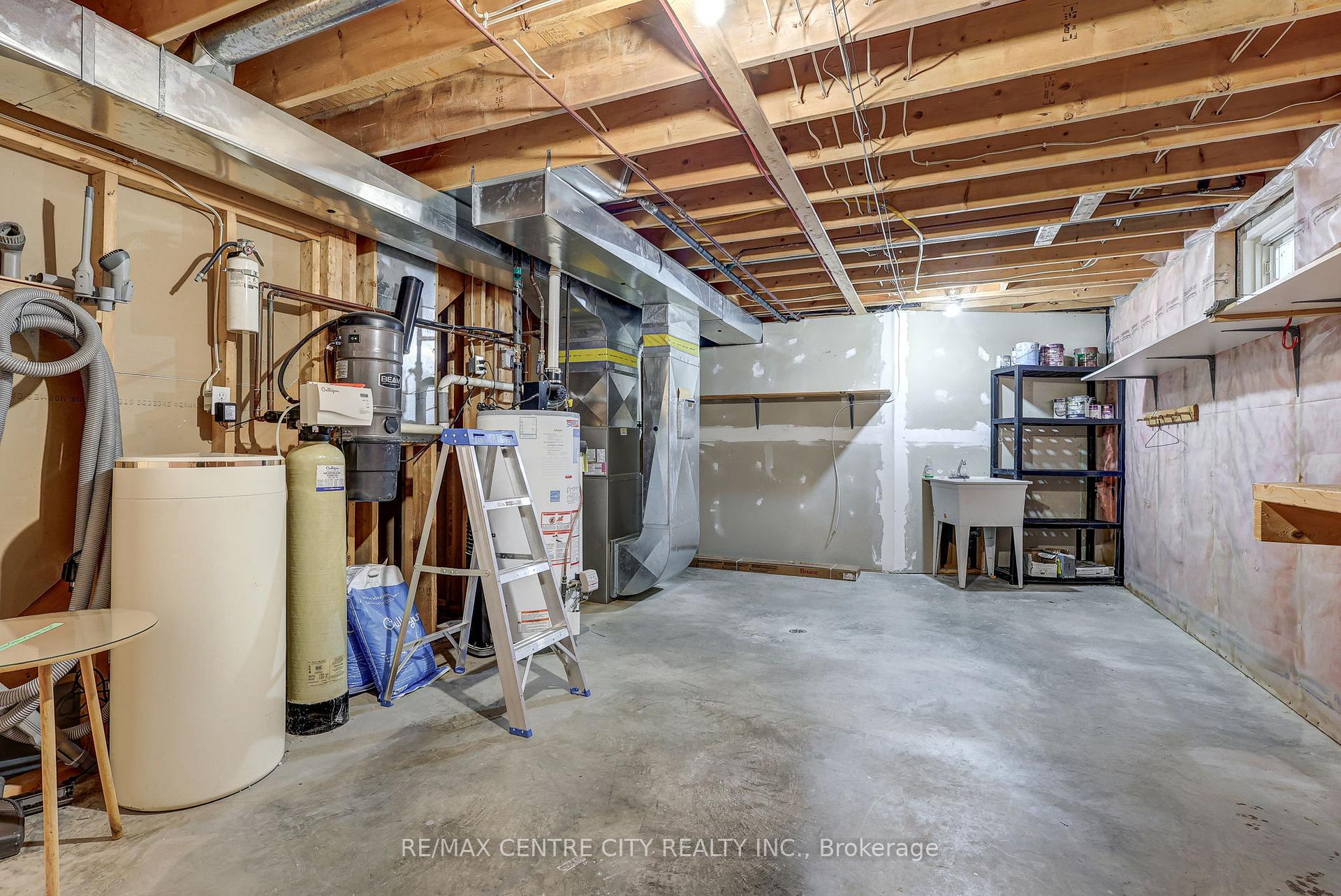 Photo 22 of 92 Glendale Drive, Tillsonburg — HOMEH