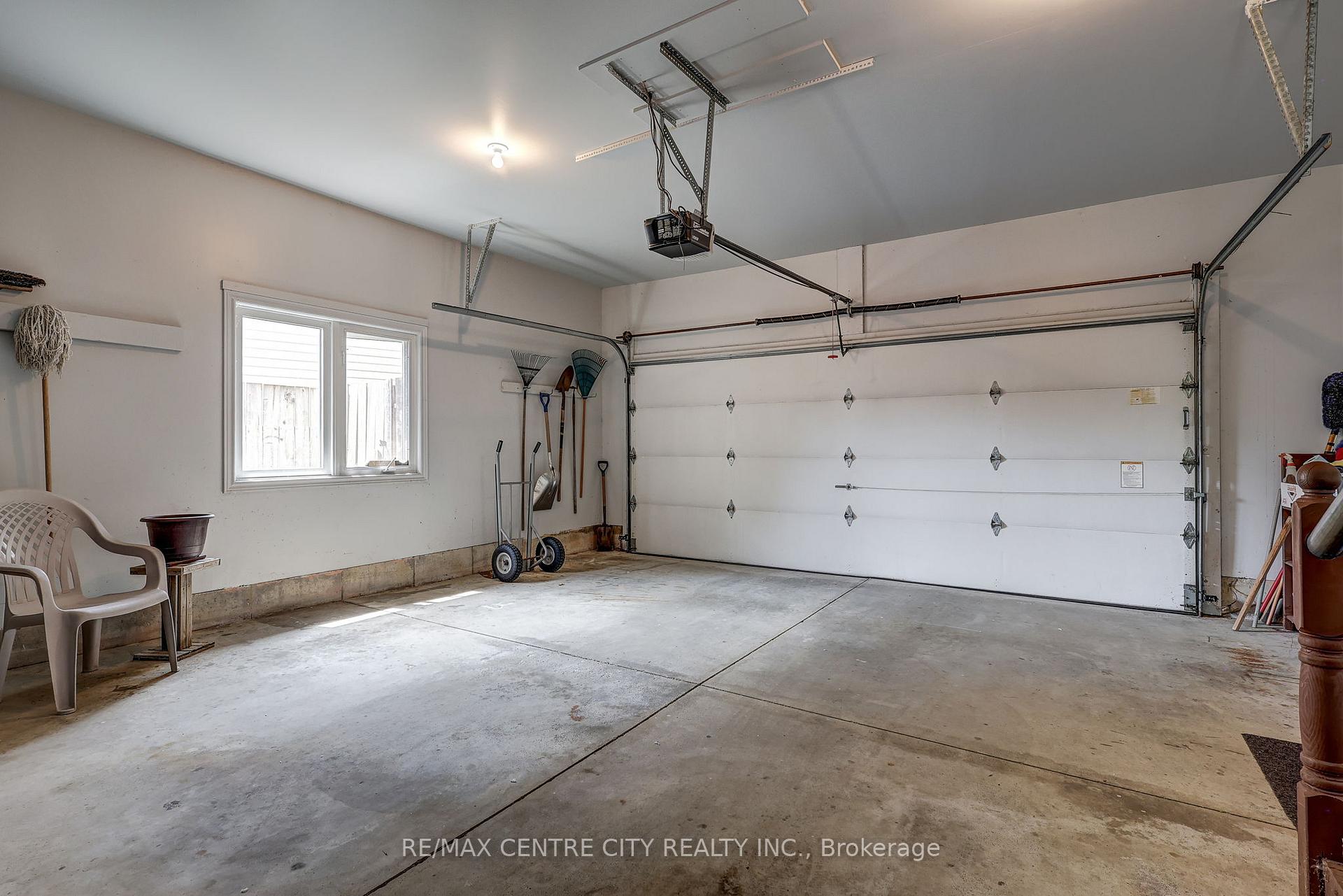 Photo 23 of 92 Glendale Drive, Tillsonburg — HOMEH