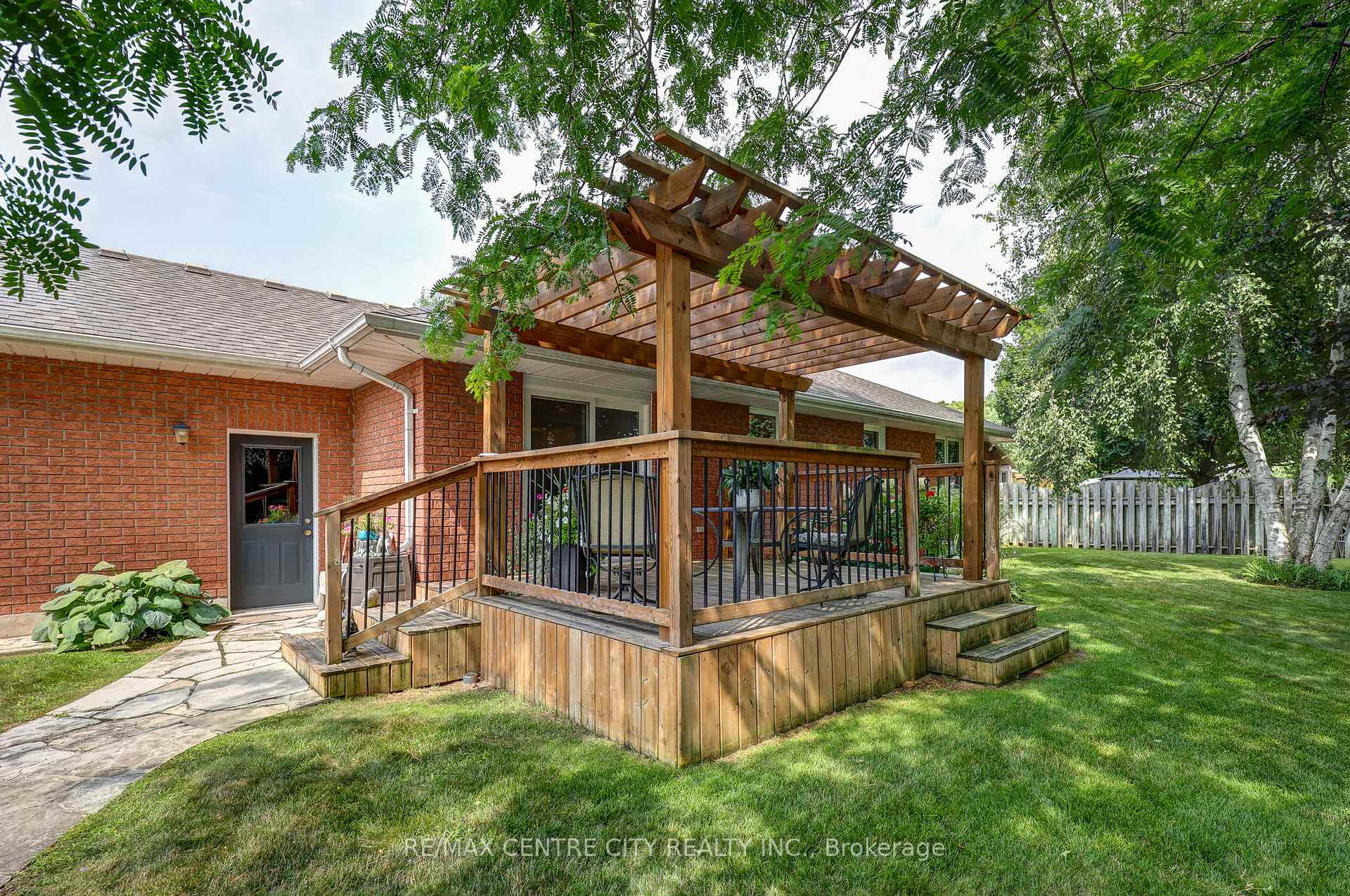 Photo 29 of 92 Glendale Drive, Tillsonburg — HOMEH