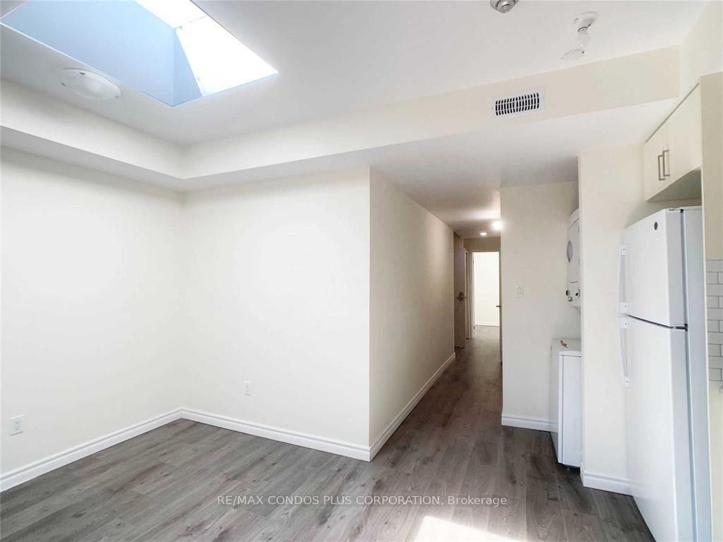 Photo 2 of Unit 3B, 721 Danforth Avenue, Toronto, Danforth — HOMEH