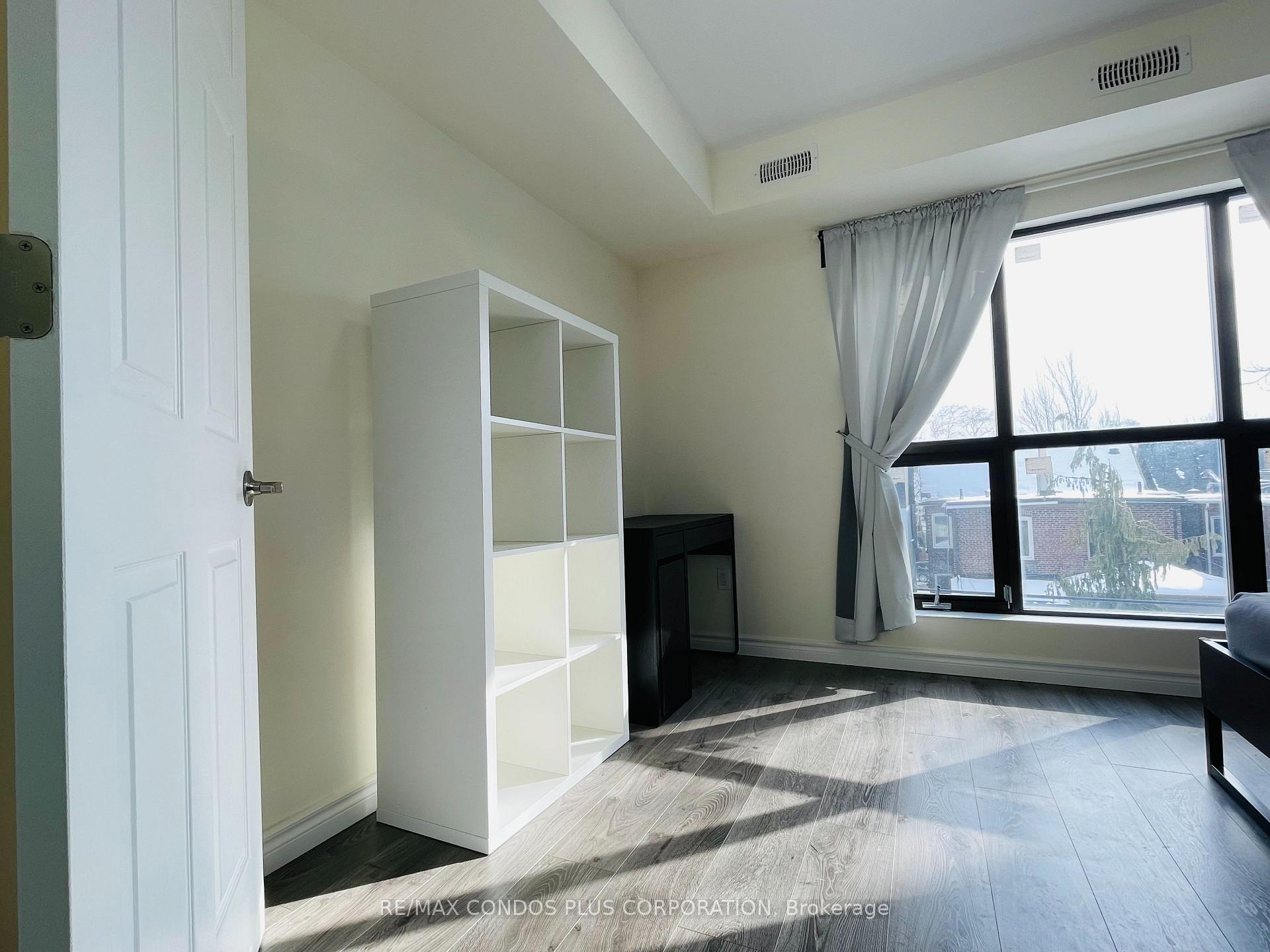 Photo 4 of Unit 3B, 721 Danforth Avenue, Toronto, Danforth — HOMEH