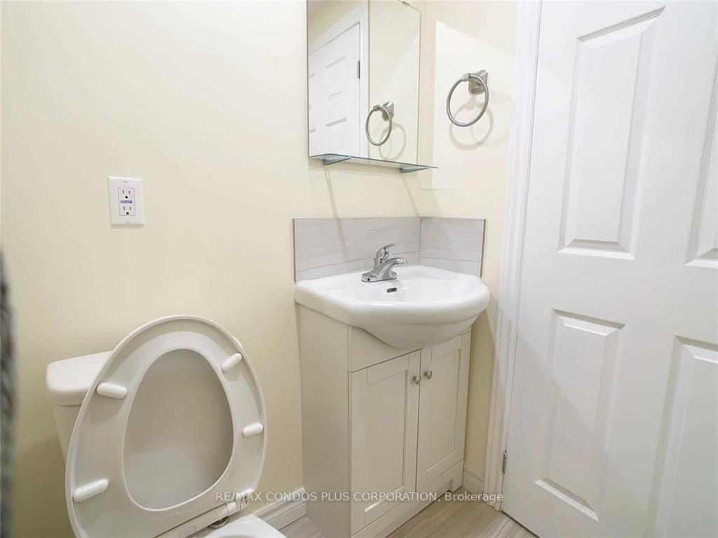Photo 13 of Unit 3B, 721 Danforth Avenue, Toronto, Danforth — HOMEH
