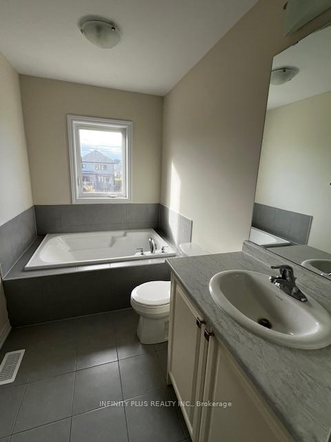 Photo 10 of 315 Vanilla Trail, Thorold, Rolling Meadows — HOMEH
