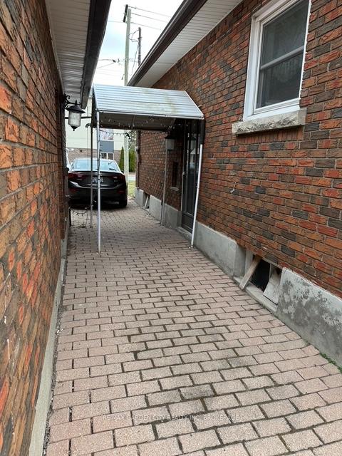 Photo 3 of 19 Cleveland Street, Thorold, Thorold Downtown — HOMEH