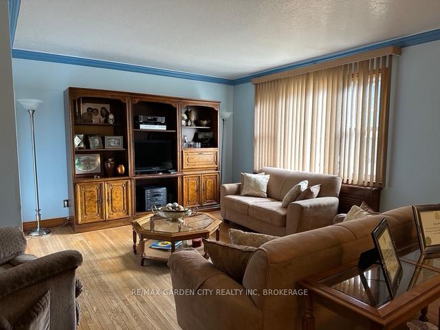 Photo 7 of 19 Cleveland Street, Thorold, Thorold Downtown — HOMEH