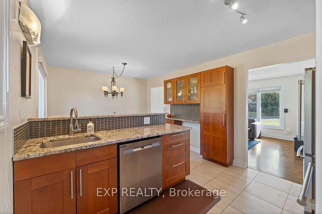 Photo 15 of 19 Sunnycrest Drive, Ottawa, City View/Skyline/Fisher Heights/Parkwood Hills — HOMEH
