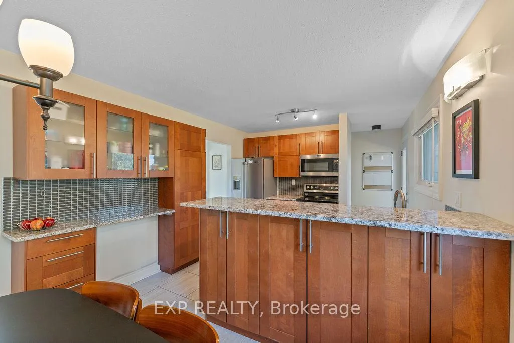 Photo 17 of 19 Sunnycrest Drive, Ottawa, City View/Skyline/Fisher Heights/Parkwood Hills — HOMEH