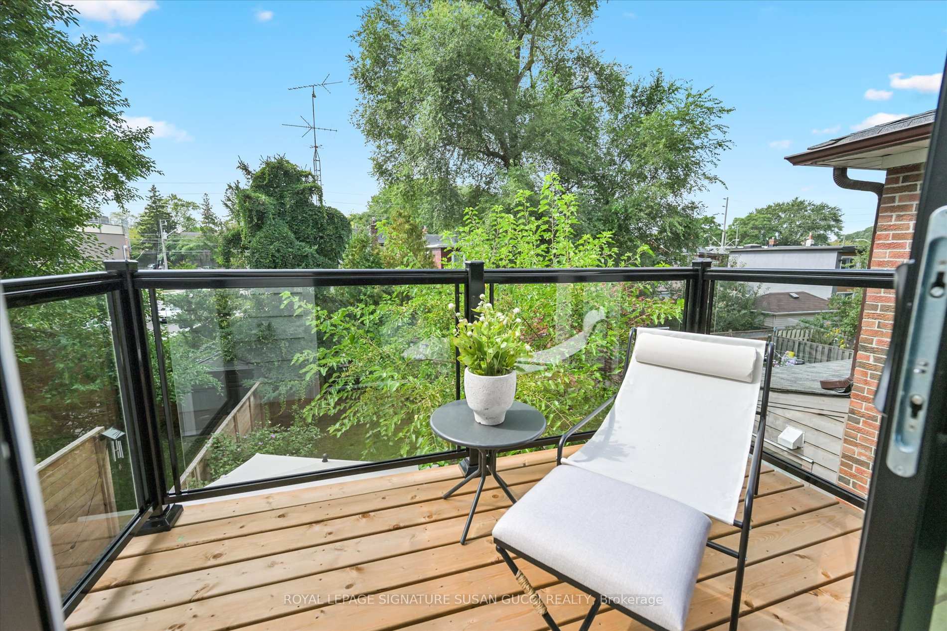 Photo 25 of 238 Coleridge Avenue, Toronto, Woodbine-Lumsden — HOMEH
