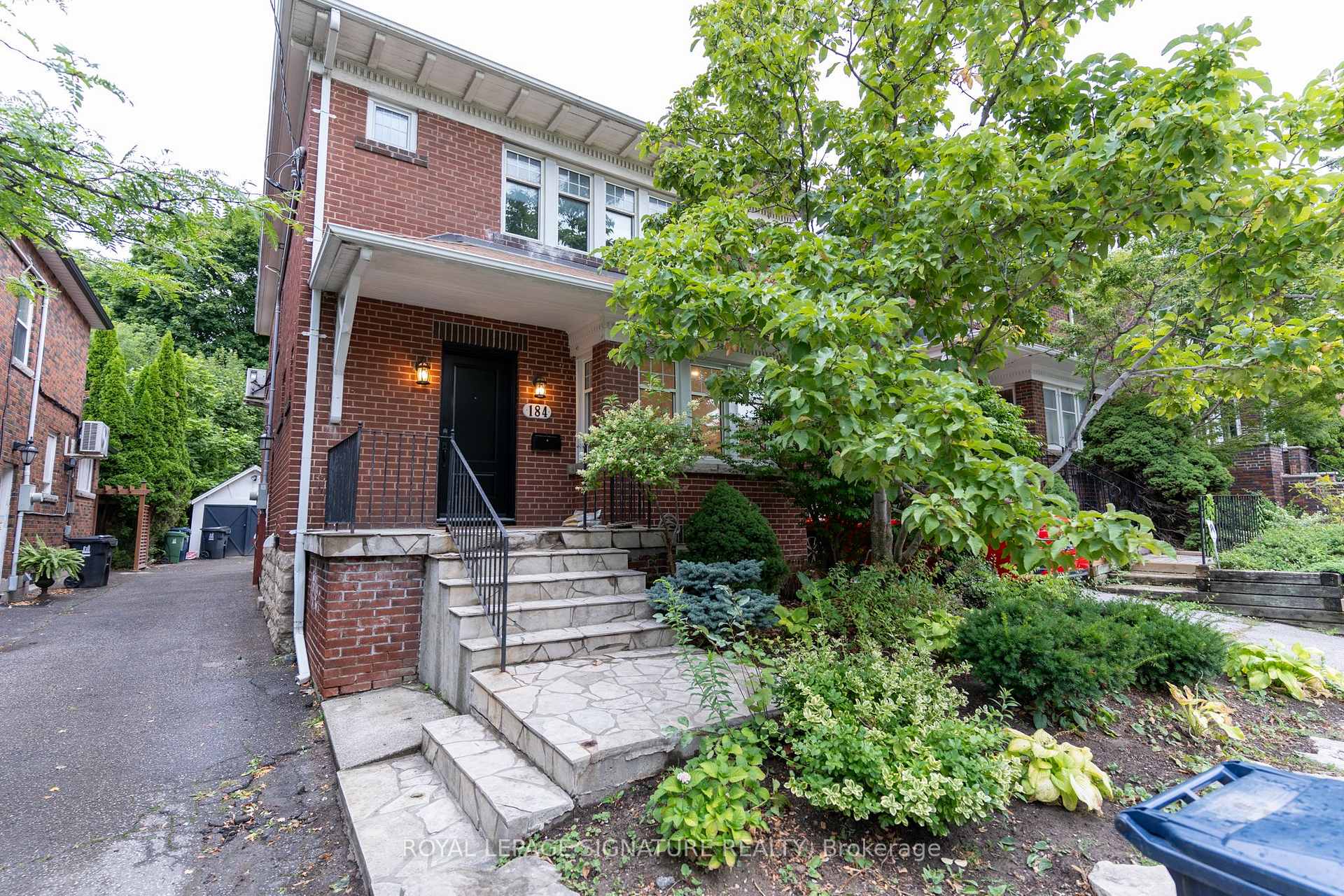 Front of 184 Lawrence Avenue E