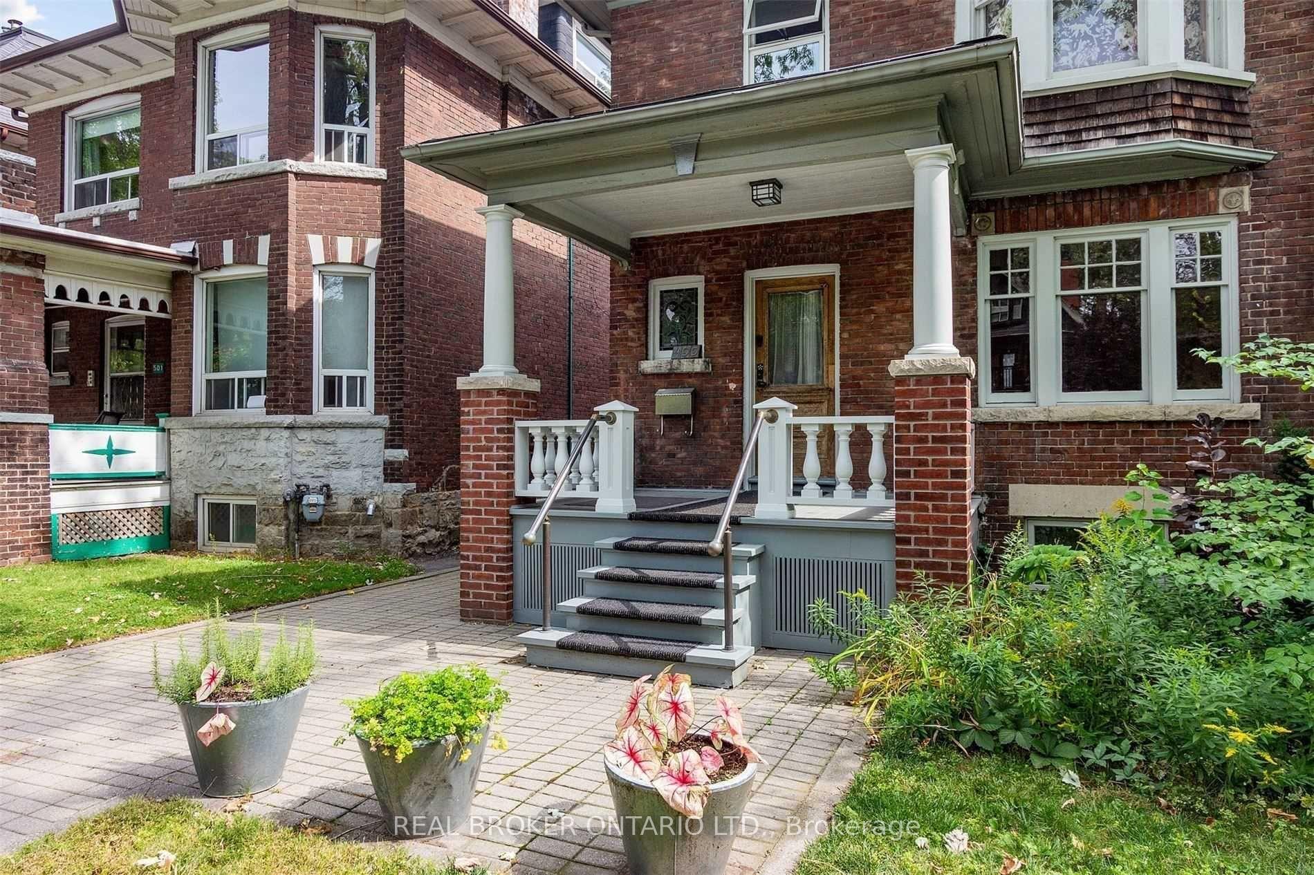 Front of 499 Palmerston Boulevard