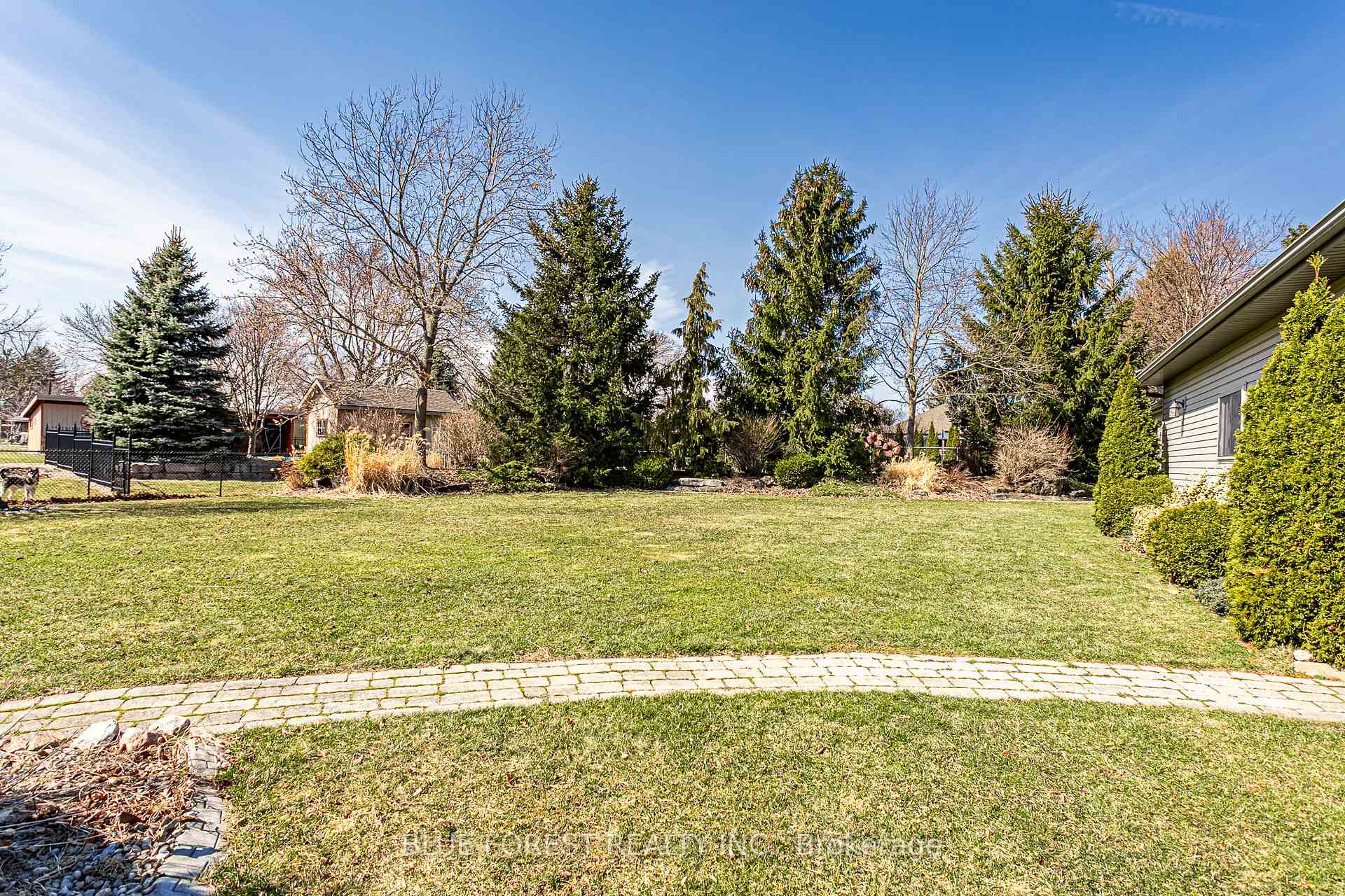 Photo 31 of 34 Hillview Drive, Thames Centre, Mossley — HOMEH