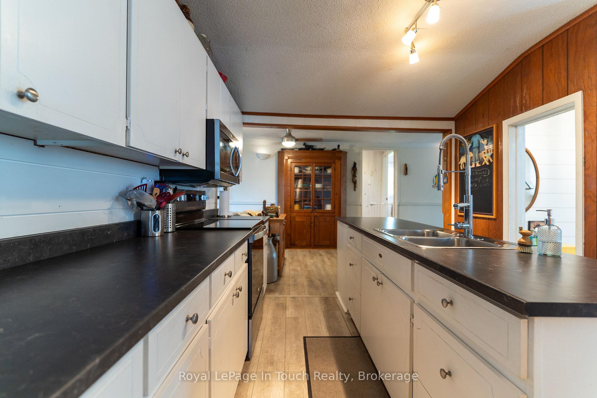 Photo 7 of 434 Tiny Beaches Road S, Tiny, Rural Tiny — HOMEH