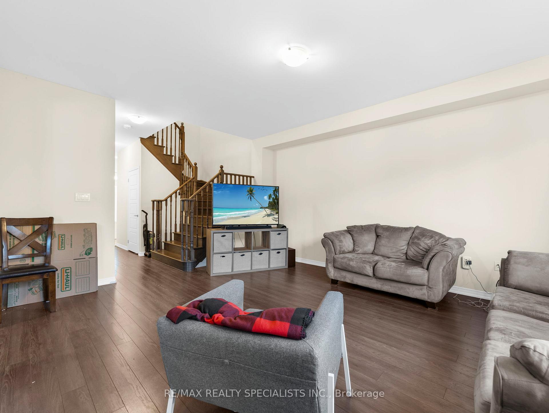 Photo 9 of 12 Vaughn Drive, Thorold, Hurricane/Merrittville — HOMEH