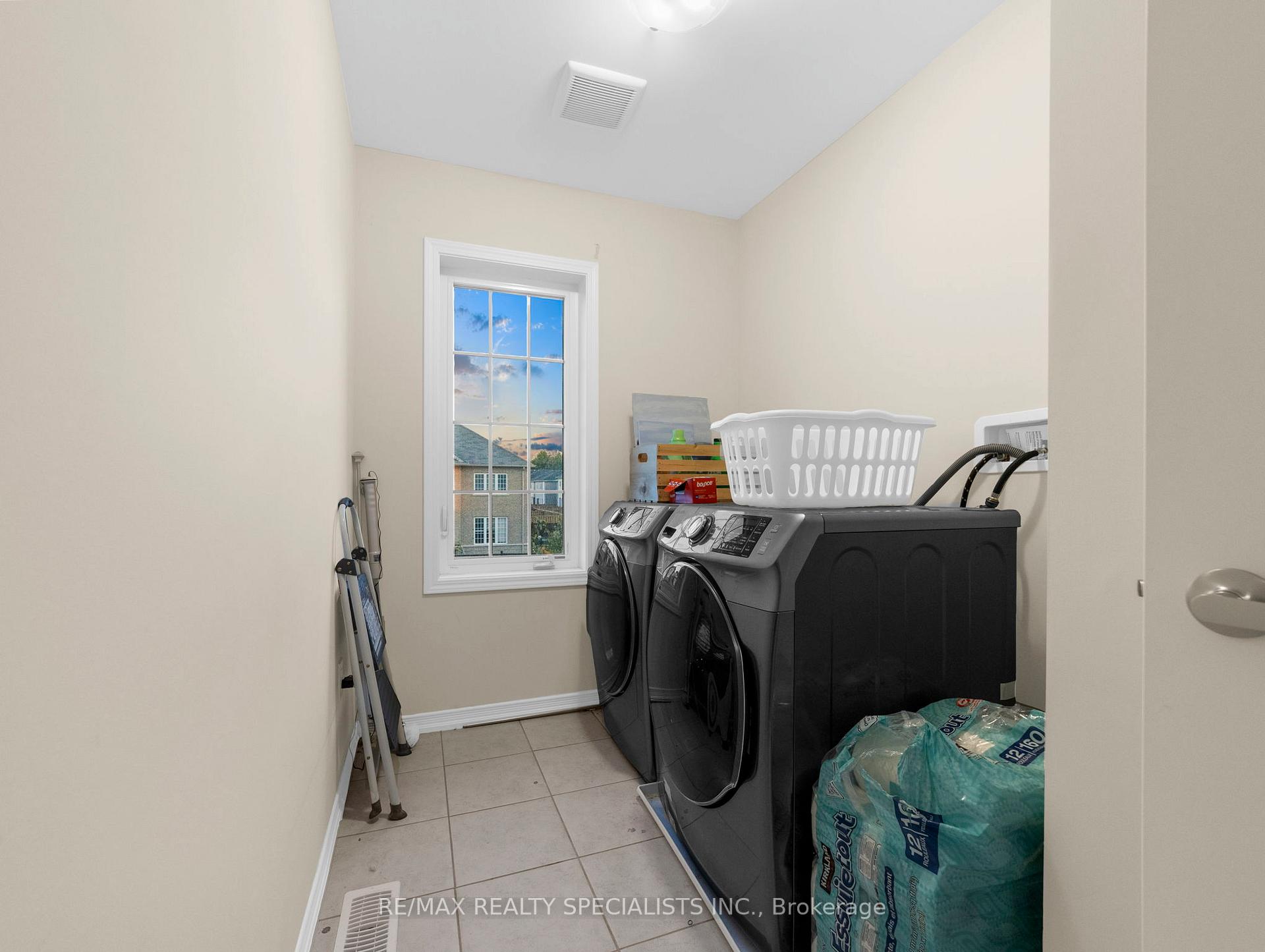 Photo 17 of 12 Vaughn Drive, Thorold, Hurricane/Merrittville — HOMEH
