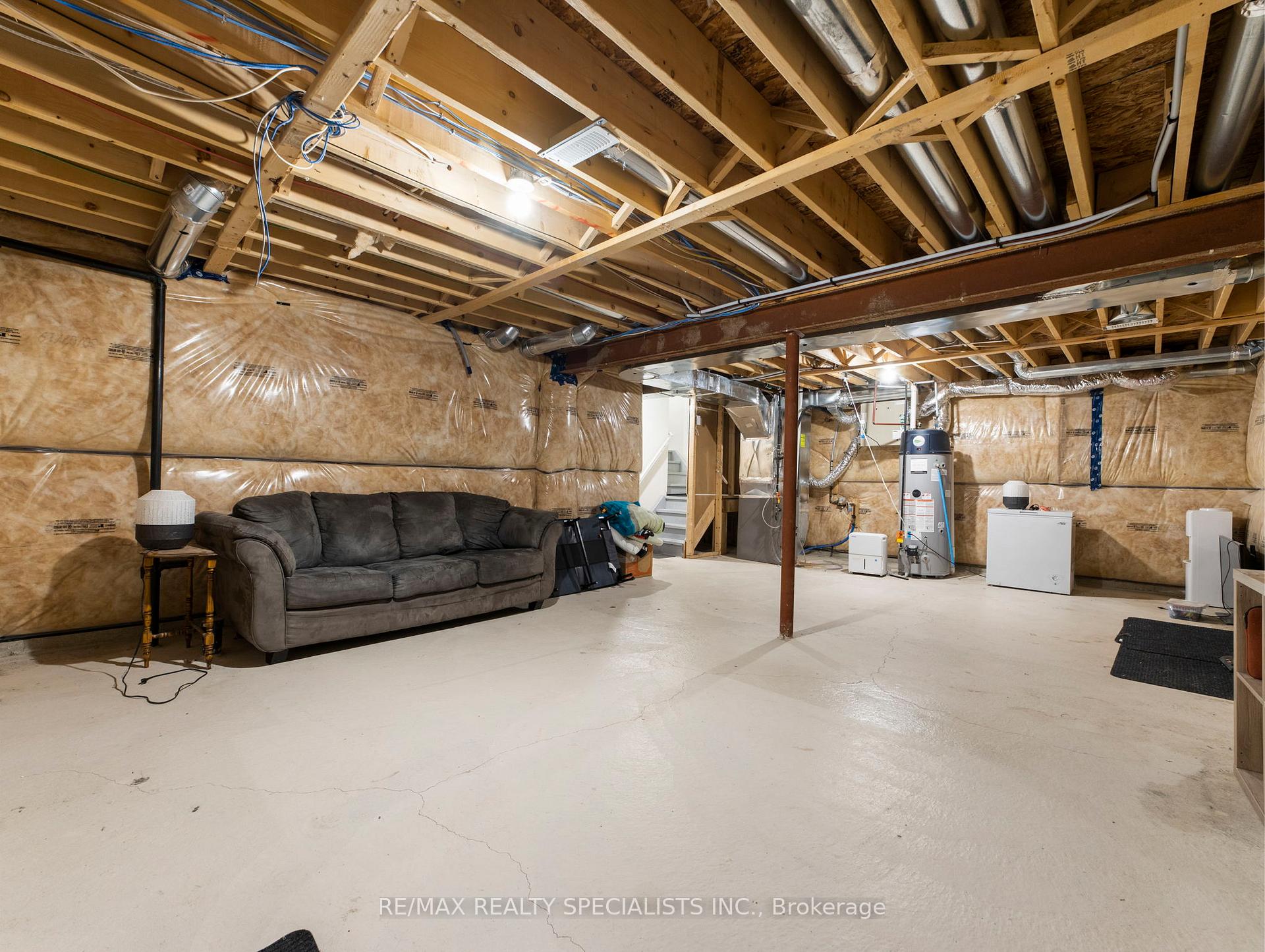 Photo 33 of 12 Vaughn Drive, Thorold, Hurricane/Merrittville — HOMEH