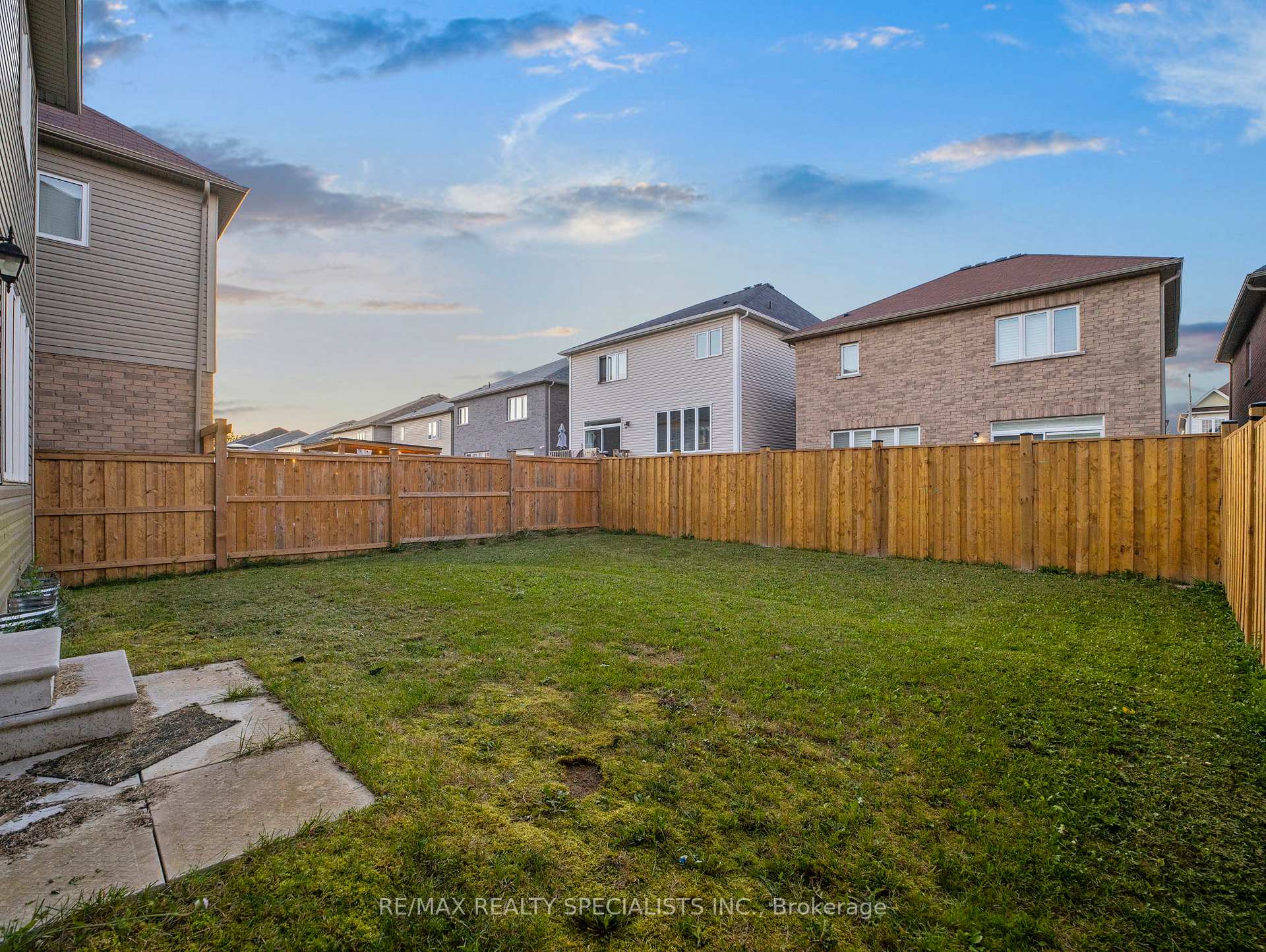 Photo 36 of 12 Vaughn Drive, Thorold, Hurricane/Merrittville — HOMEH
