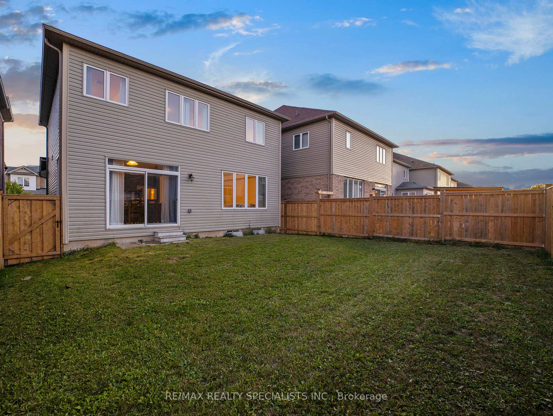Photo 37 of 12 Vaughn Drive, Thorold, Hurricane/Merrittville — HOMEH
