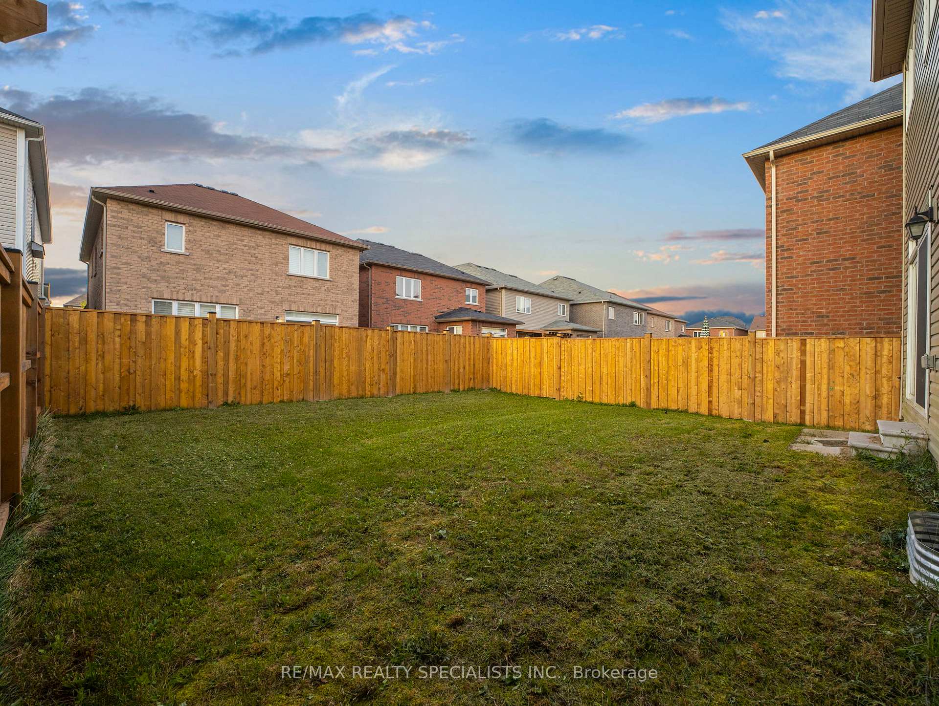 Photo 40 of 12 Vaughn Drive, Thorold, Hurricane/Merrittville — HOMEH