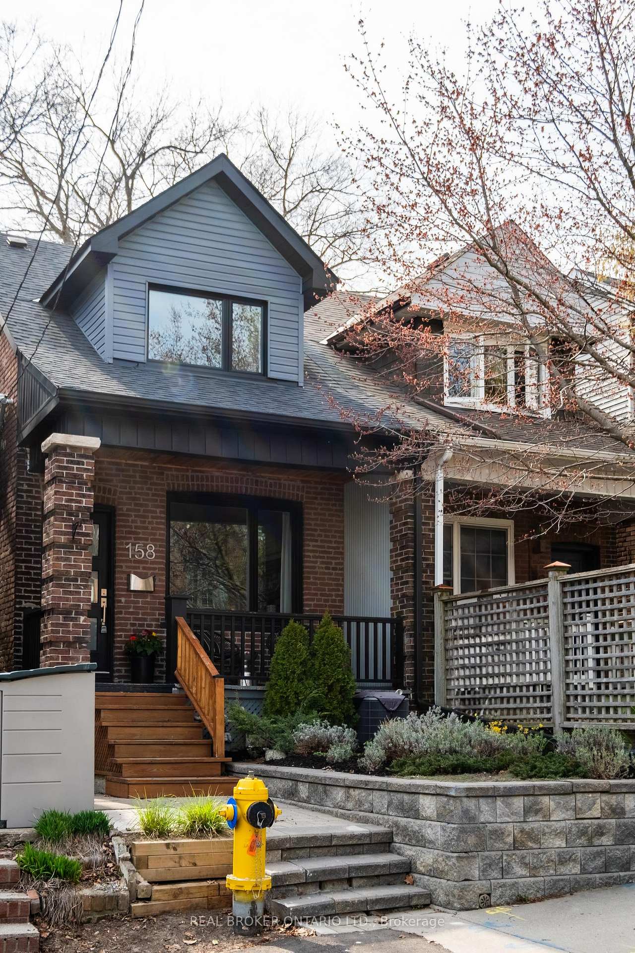 Front of 158 Golfview Avenue