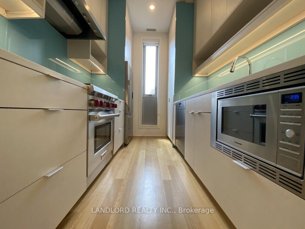 Photo 3 of Unit Th2, 15 Cummings Street, Toronto, South Riverdale — HOMEH