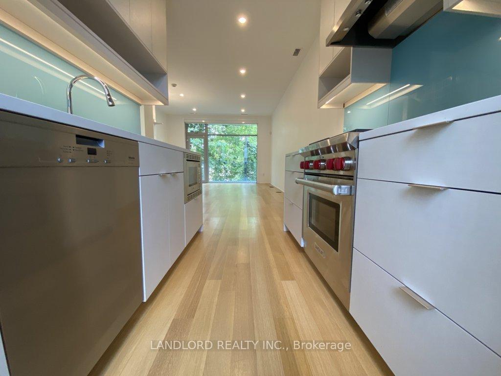 Photo 4 of Unit Th2, 15 Cummings Street, Toronto, South Riverdale — HOMEH