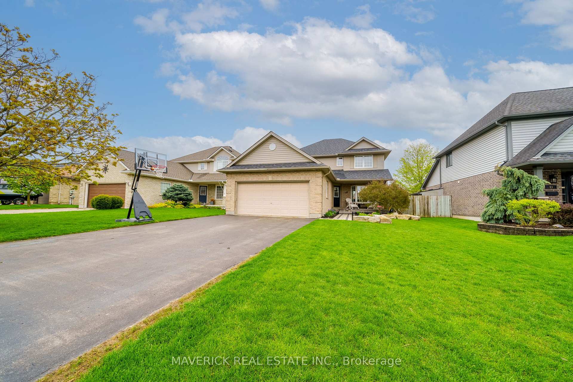 Photo 1 of 15 Mapleridge Crescent, Thames Centre, Dorchester — HOMEH