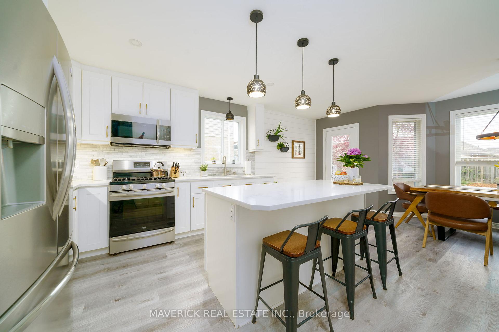 Photo 8 of 15 Mapleridge Crescent, Thames Centre, Dorchester — HOMEH