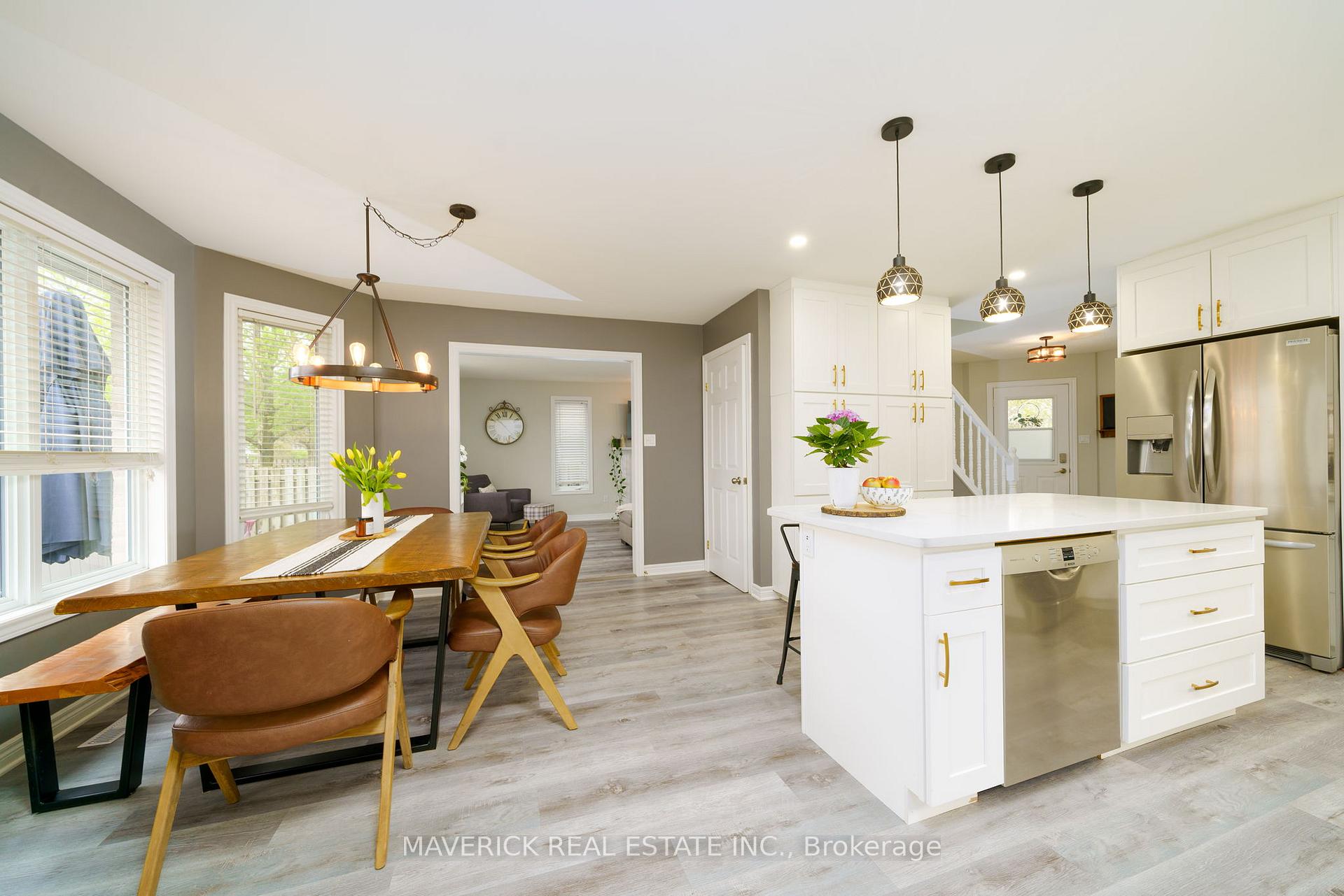 Photo 11 of 15 Mapleridge Crescent, Thames Centre, Dorchester — HOMEH