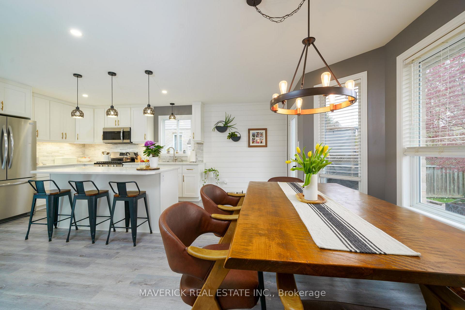 Photo 13 of 15 Mapleridge Crescent, Thames Centre, Dorchester — HOMEH