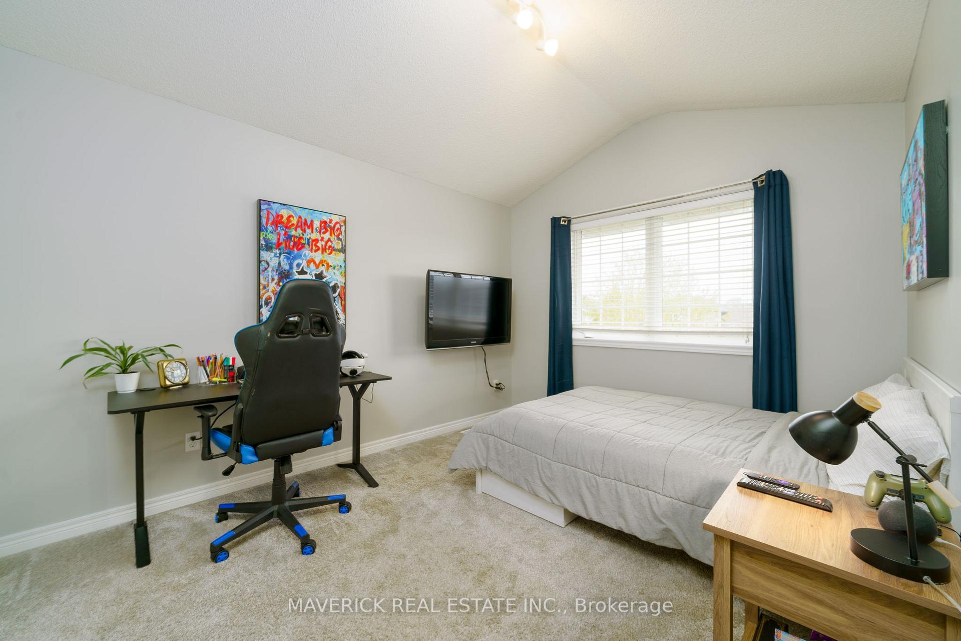 Photo 23 of 15 Mapleridge Crescent, Thames Centre, Dorchester — HOMEH