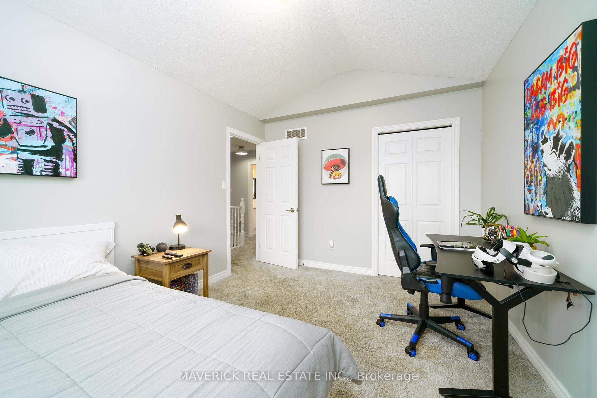 Photo 24 of 15 Mapleridge Crescent, Thames Centre, Dorchester — HOMEH