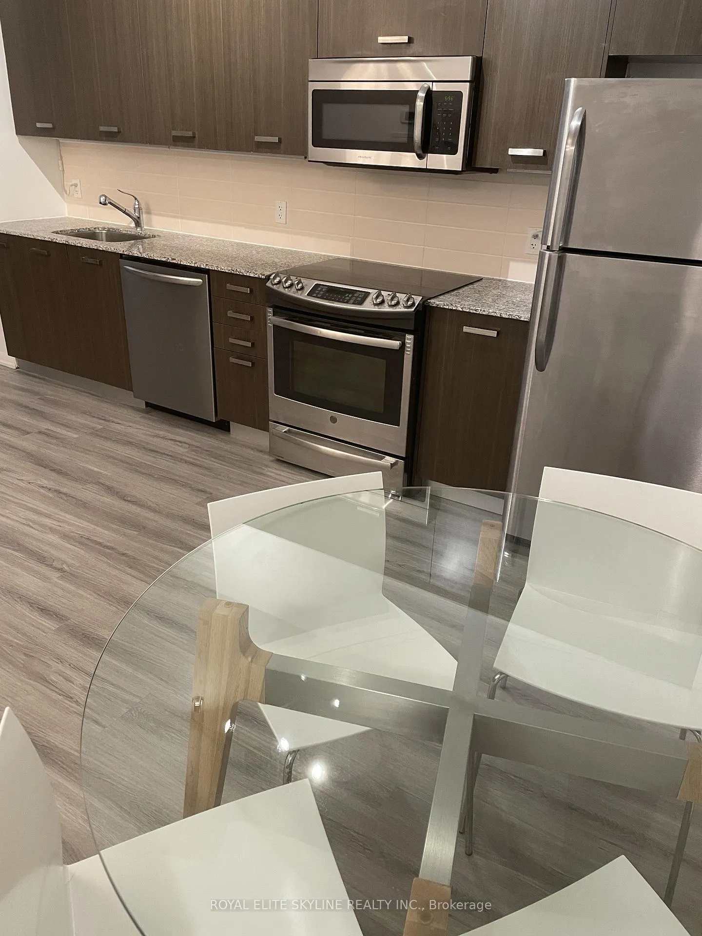 Photo 3 of Unit 201, 832 Bay Street, Toronto, Bay Street Corridor — HOMEH