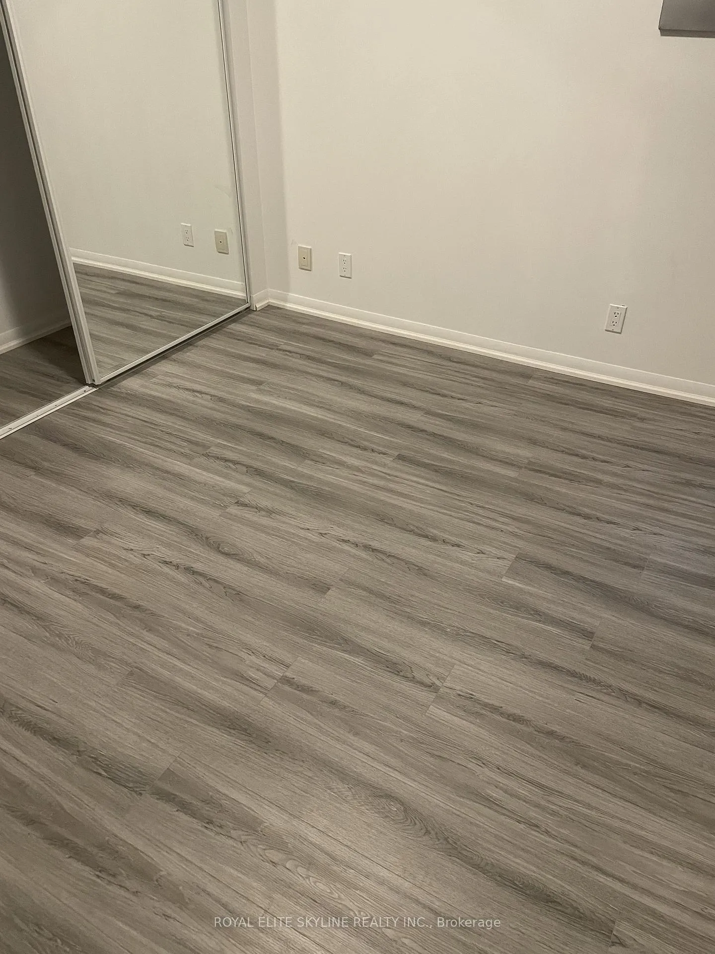 Photo 5 of Unit 201, 832 Bay Street, Toronto, Bay Street Corridor — HOMEH