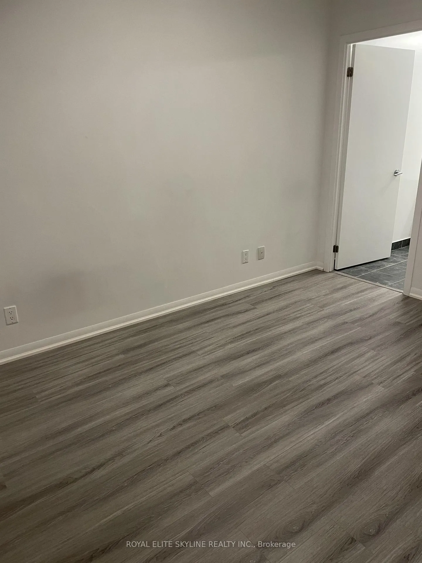 Photo 6 of Unit 201, 832 Bay Street, Toronto, Bay Street Corridor — HOMEH