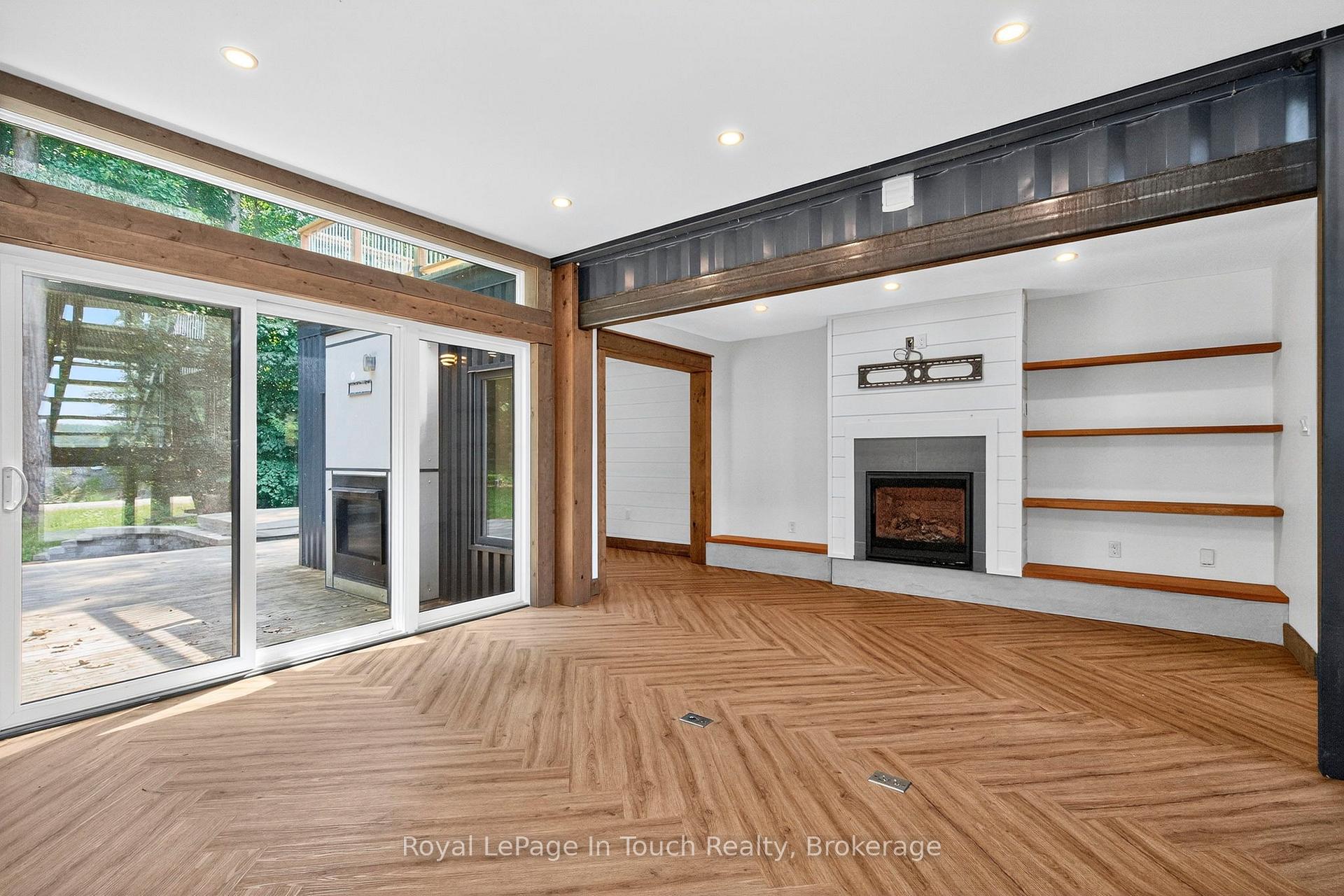 Photo 5 of 91 Andrew Drive, Tiny, Rural Tiny — HOMEH