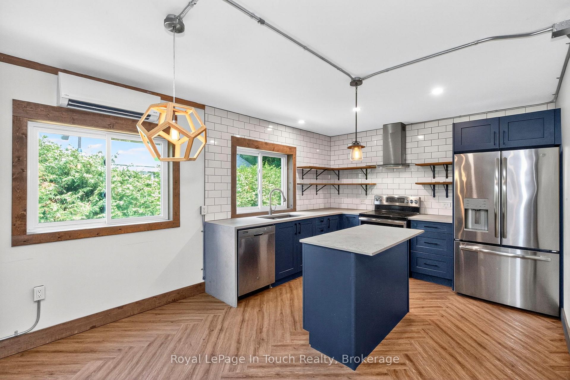 Photo 12 of 91 Andrew Drive, Tiny, Rural Tiny — HOMEH