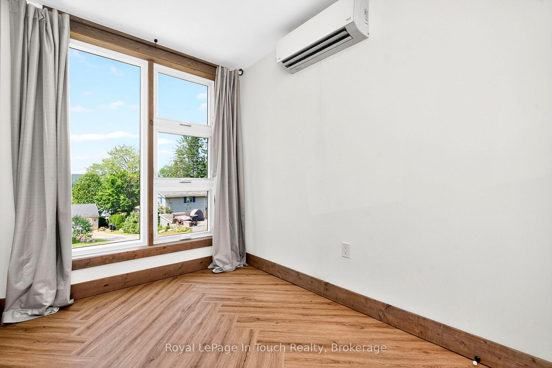 Photo 24 of 91 Andrew Drive, Tiny, Rural Tiny — HOMEH