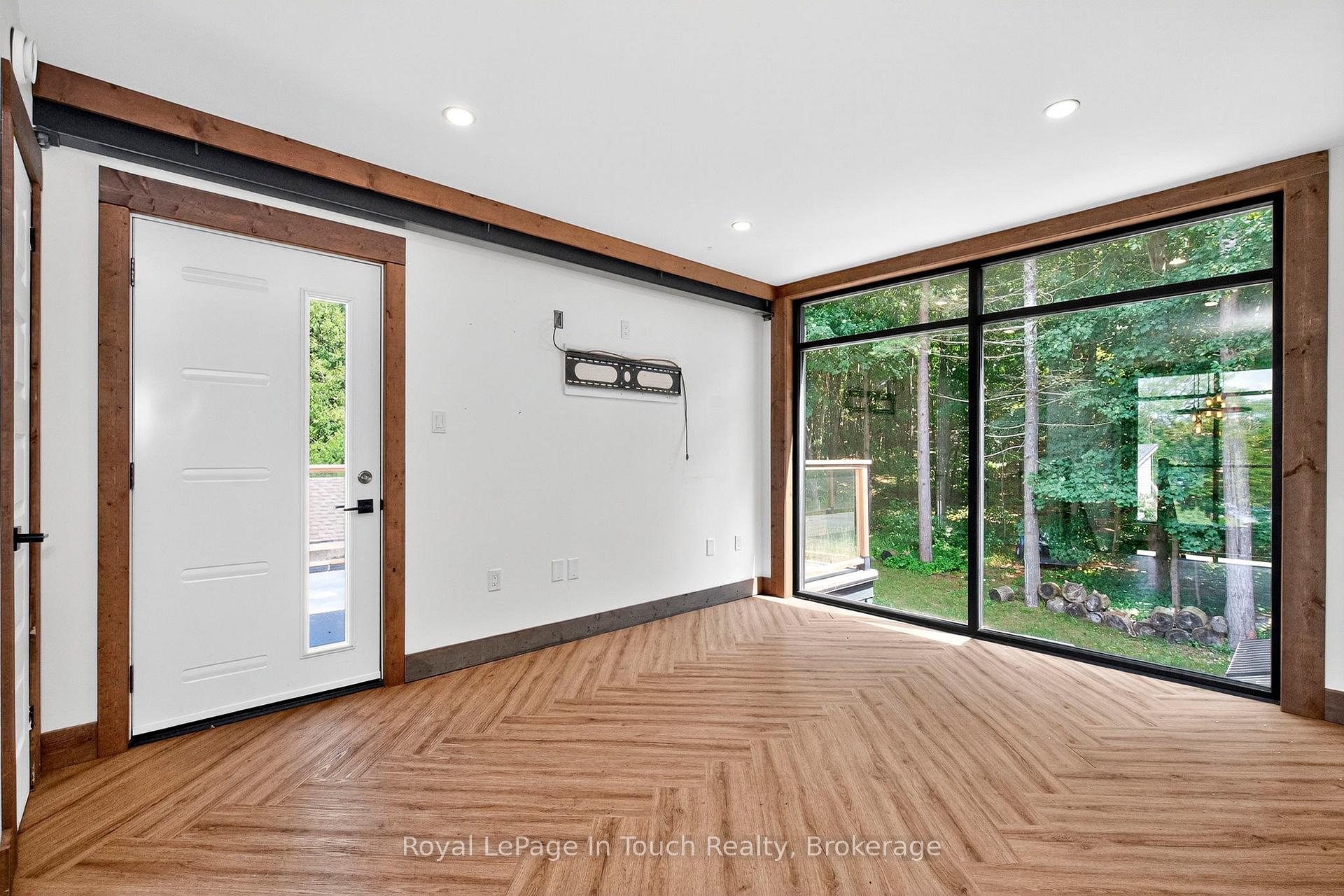 Photo 25 of 91 Andrew Drive, Tiny, Rural Tiny — HOMEH