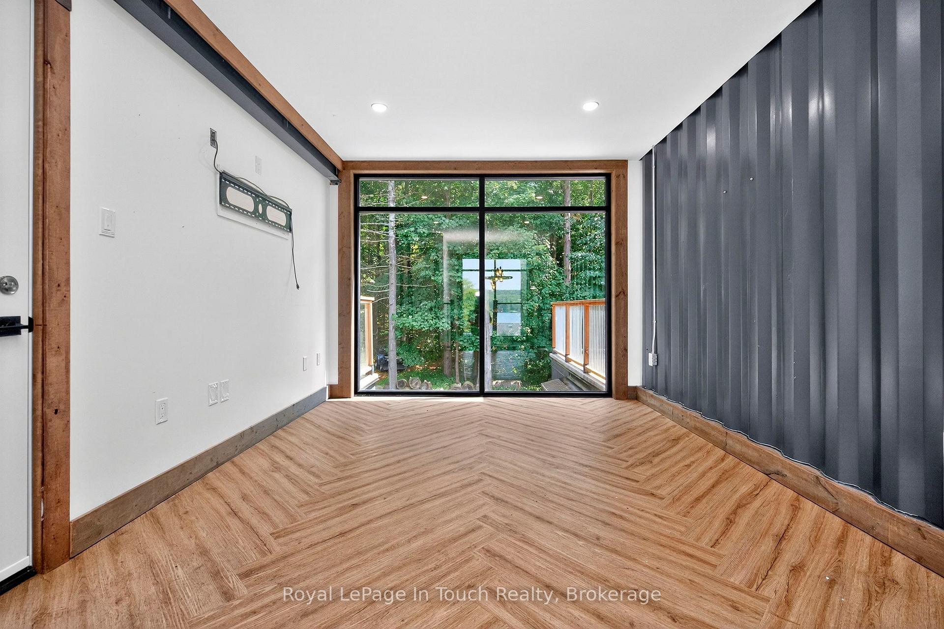 Photo 34 of 91 Andrew Drive, Tiny, Rural Tiny — HOMEH