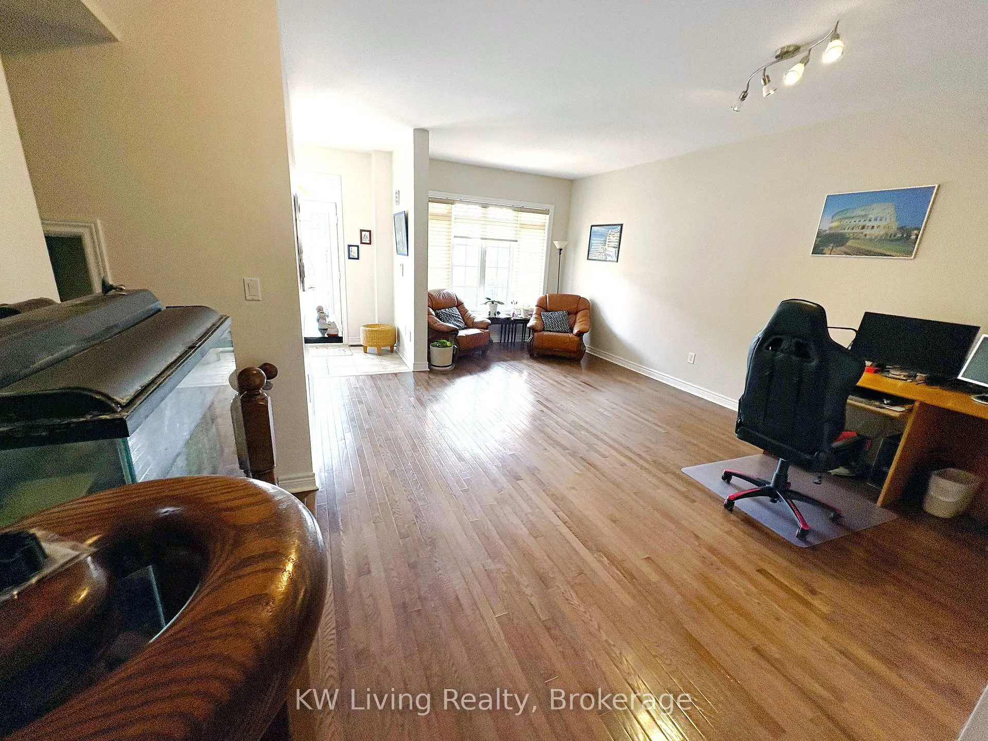 Photo 6 of 20 Autumn Glow Drive, Markham, Cornell — HOMEH