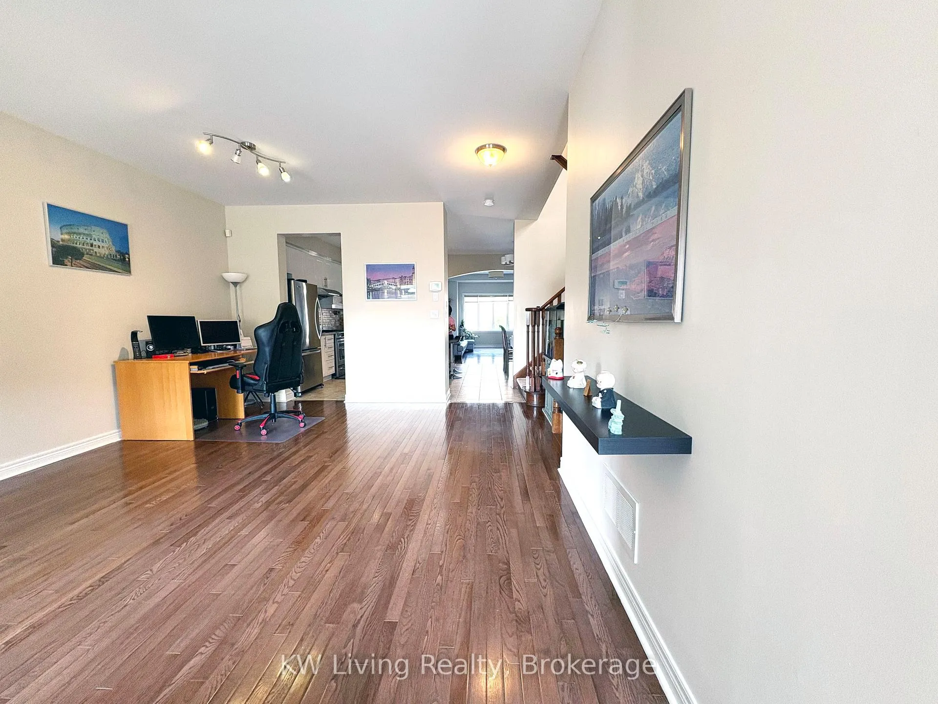 Photo 7 of 20 Autumn Glow Drive, Markham, Cornell — HOMEH