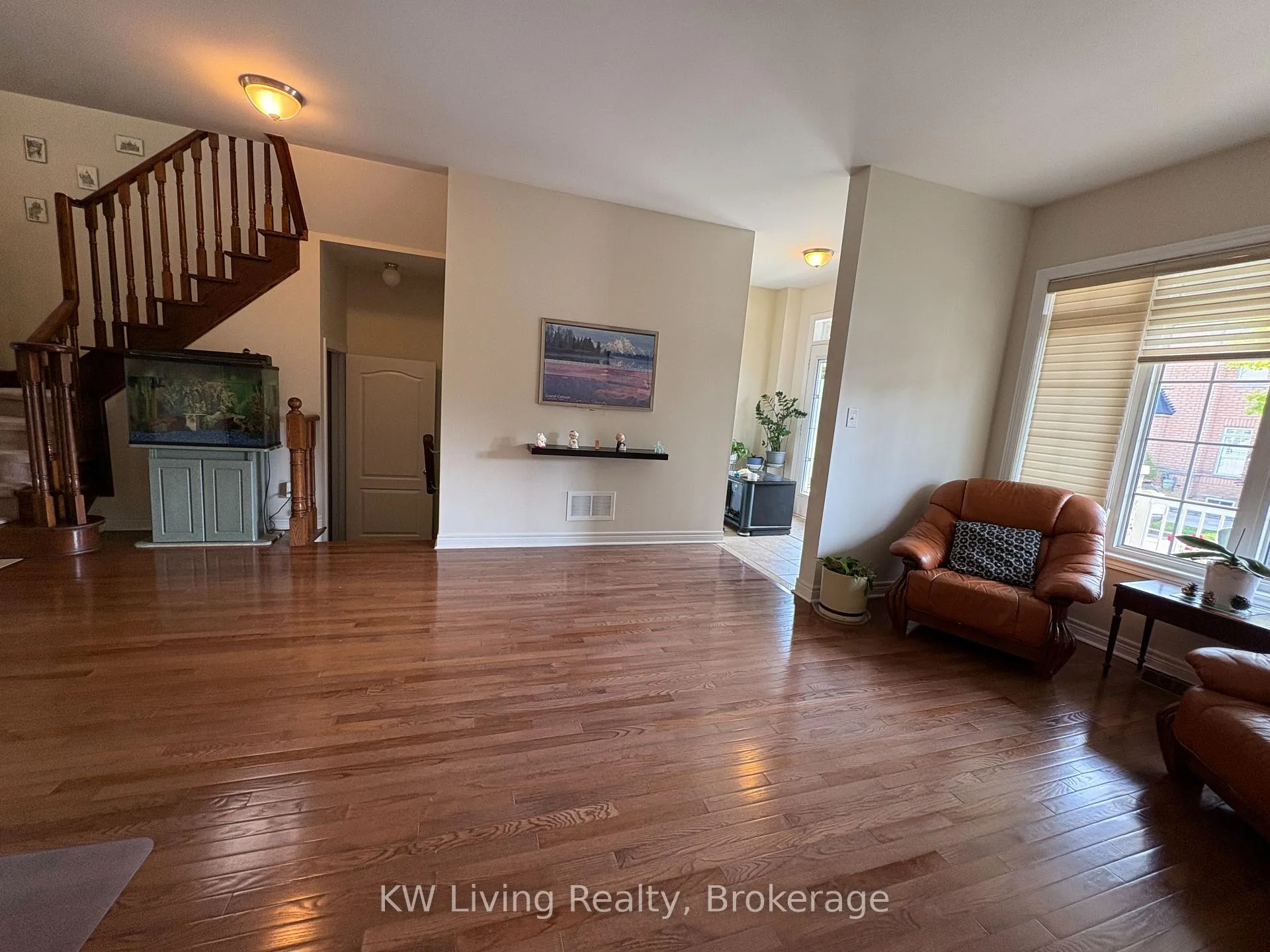 Photo 8 of 20 Autumn Glow Drive, Markham, Cornell — HOMEH