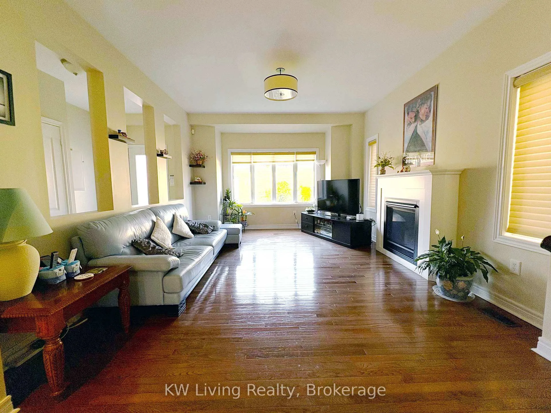 Photo 9 of 20 Autumn Glow Drive, Markham, Cornell — HOMEH