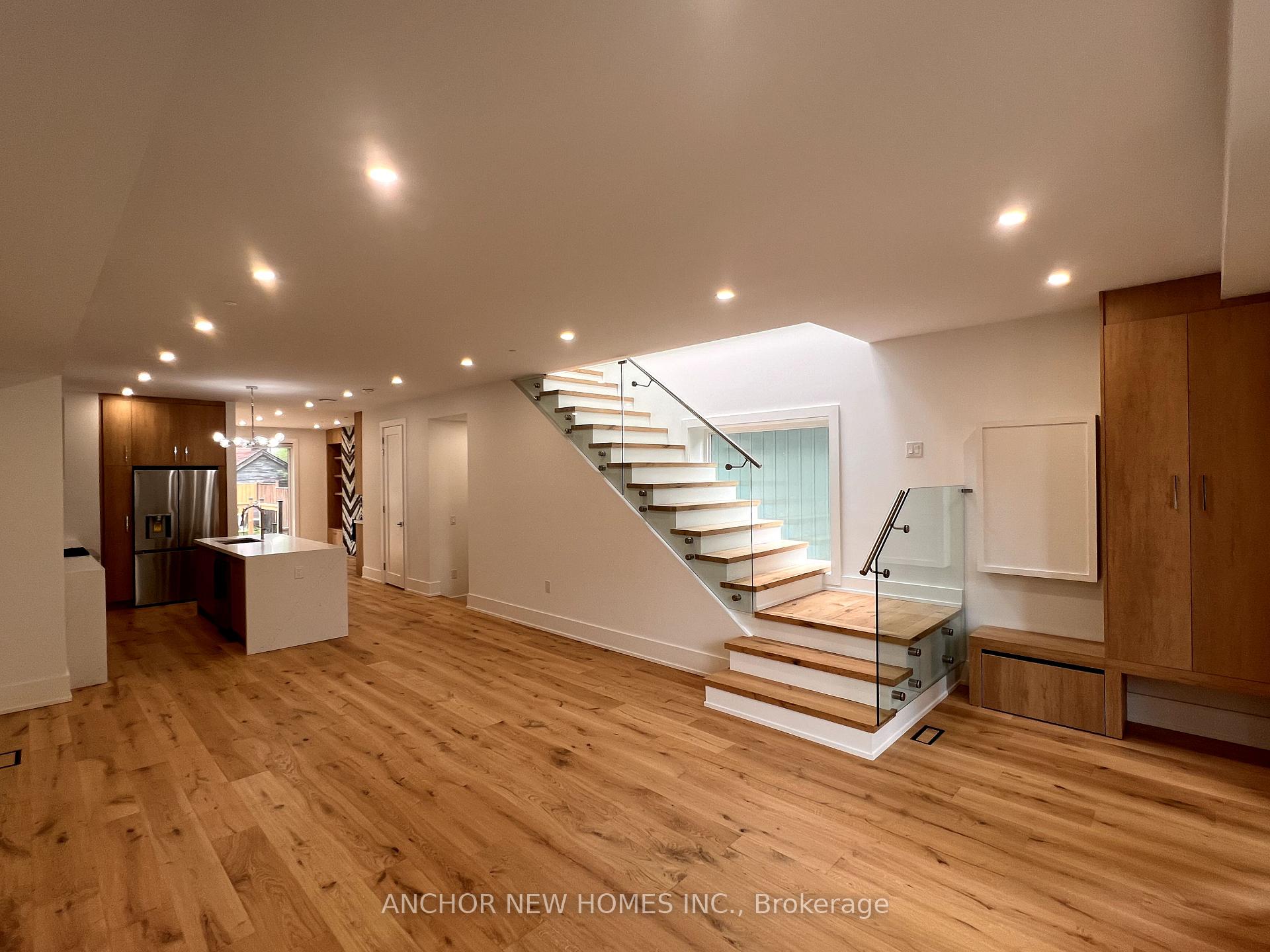 Photo 4 of 834 Sammon Avenue, Toronto, Danforth Village-East York — HOMEH