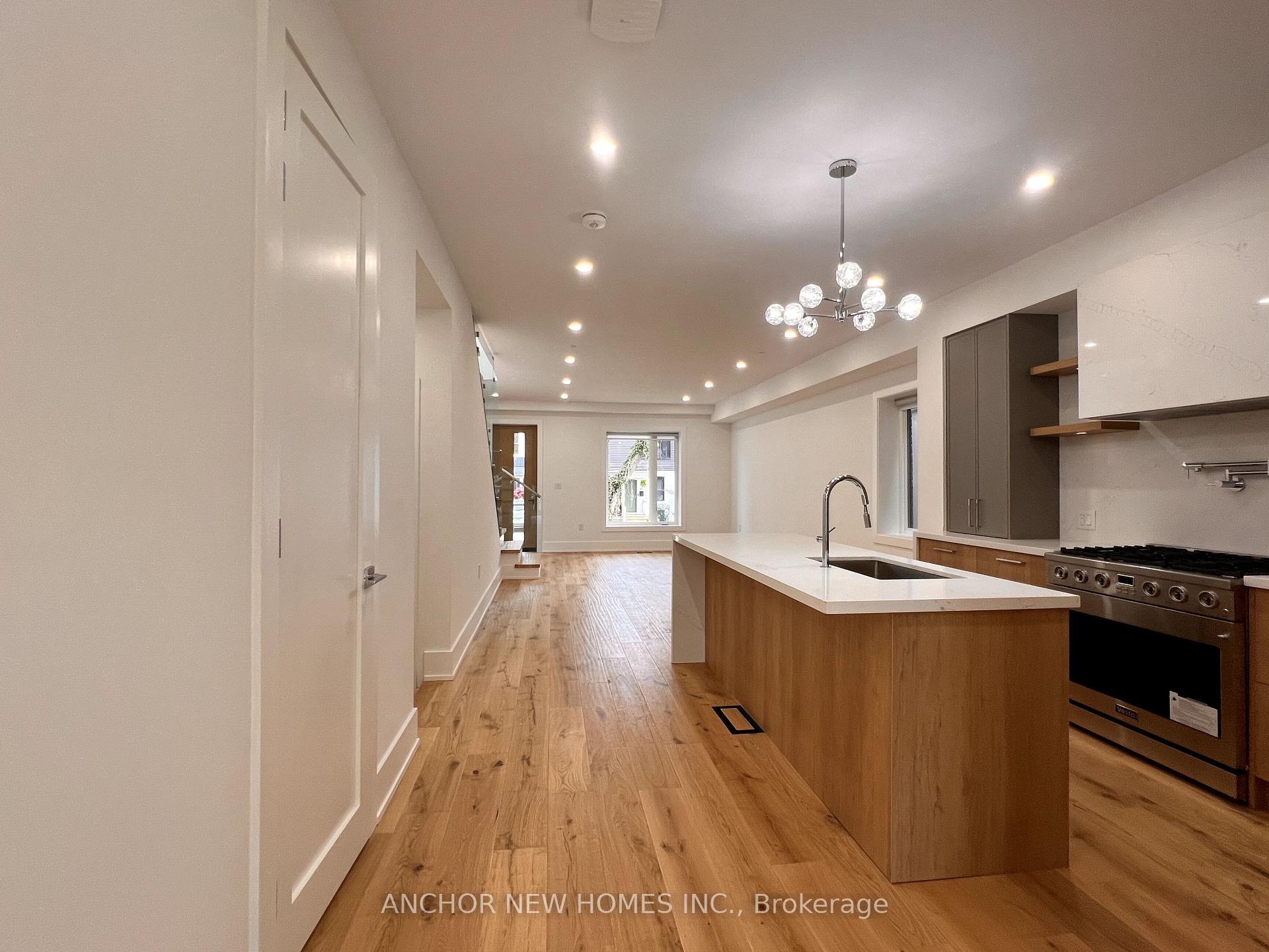 Photo 6 of 834 Sammon Avenue, Toronto, Danforth Village-East York — HOMEH