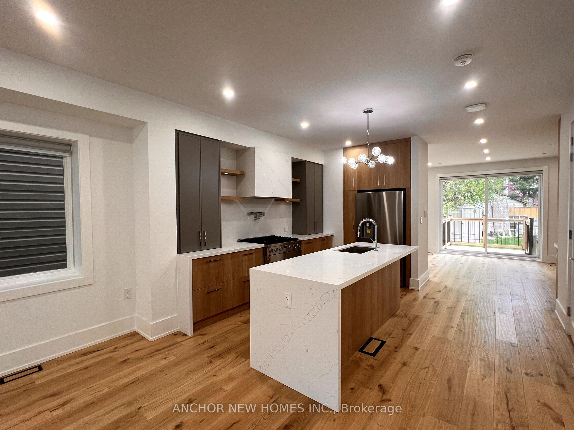 Photo 7 of 834 Sammon Avenue, Toronto, Danforth Village-East York — HOMEH