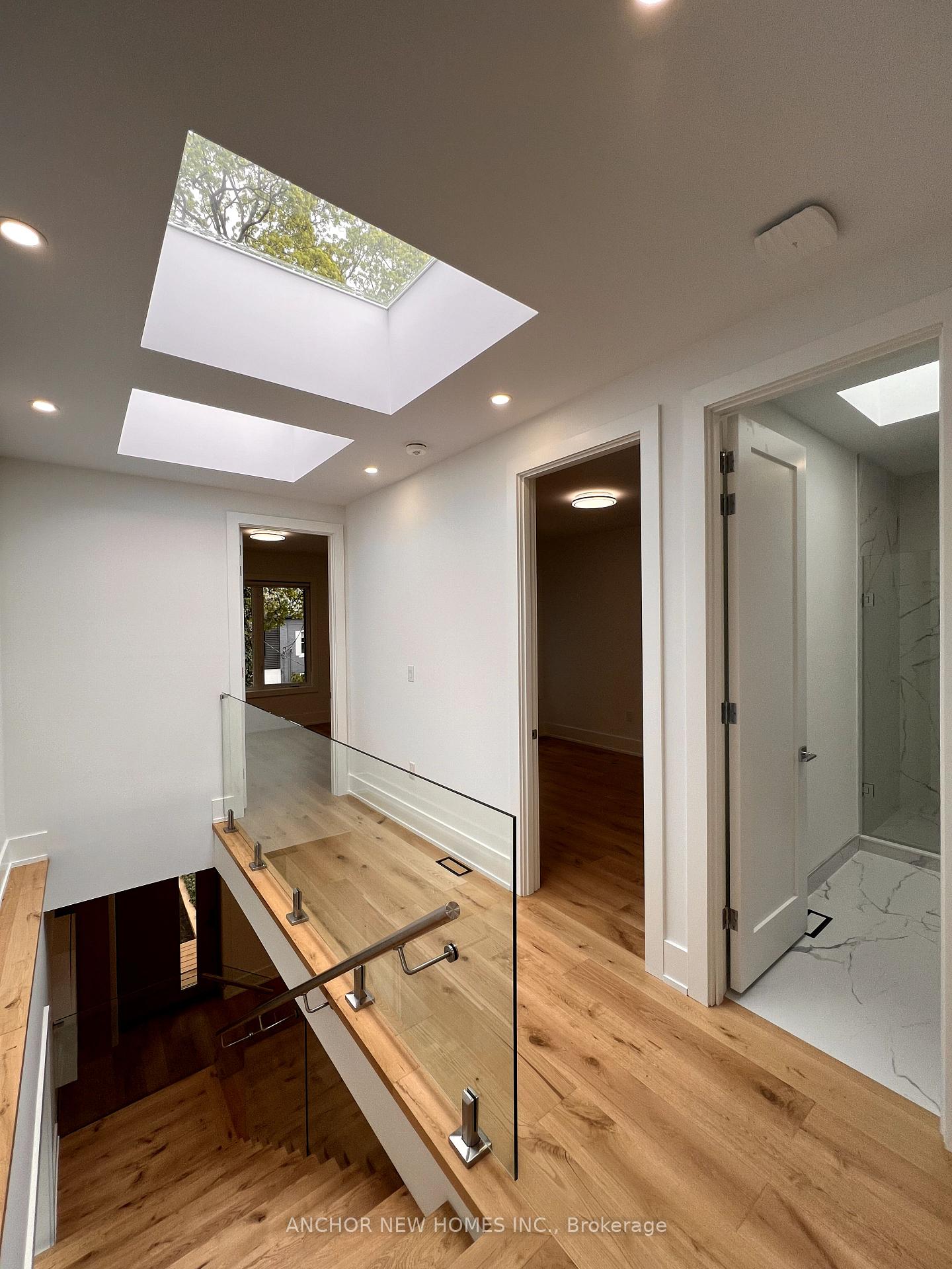 Photo 15 of 834 Sammon Avenue, Toronto, Danforth Village-East York — HOMEH